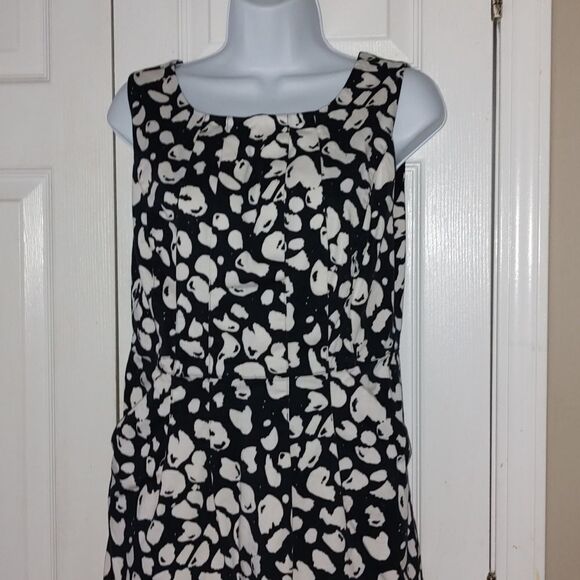 MICHAEL Michael Kors black white patterned sleeveless dress Sz 4 - Picture 3 of 6